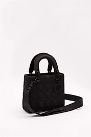 SİYAH KARE AKSESUAR DETAYLI EL ÇANTASI